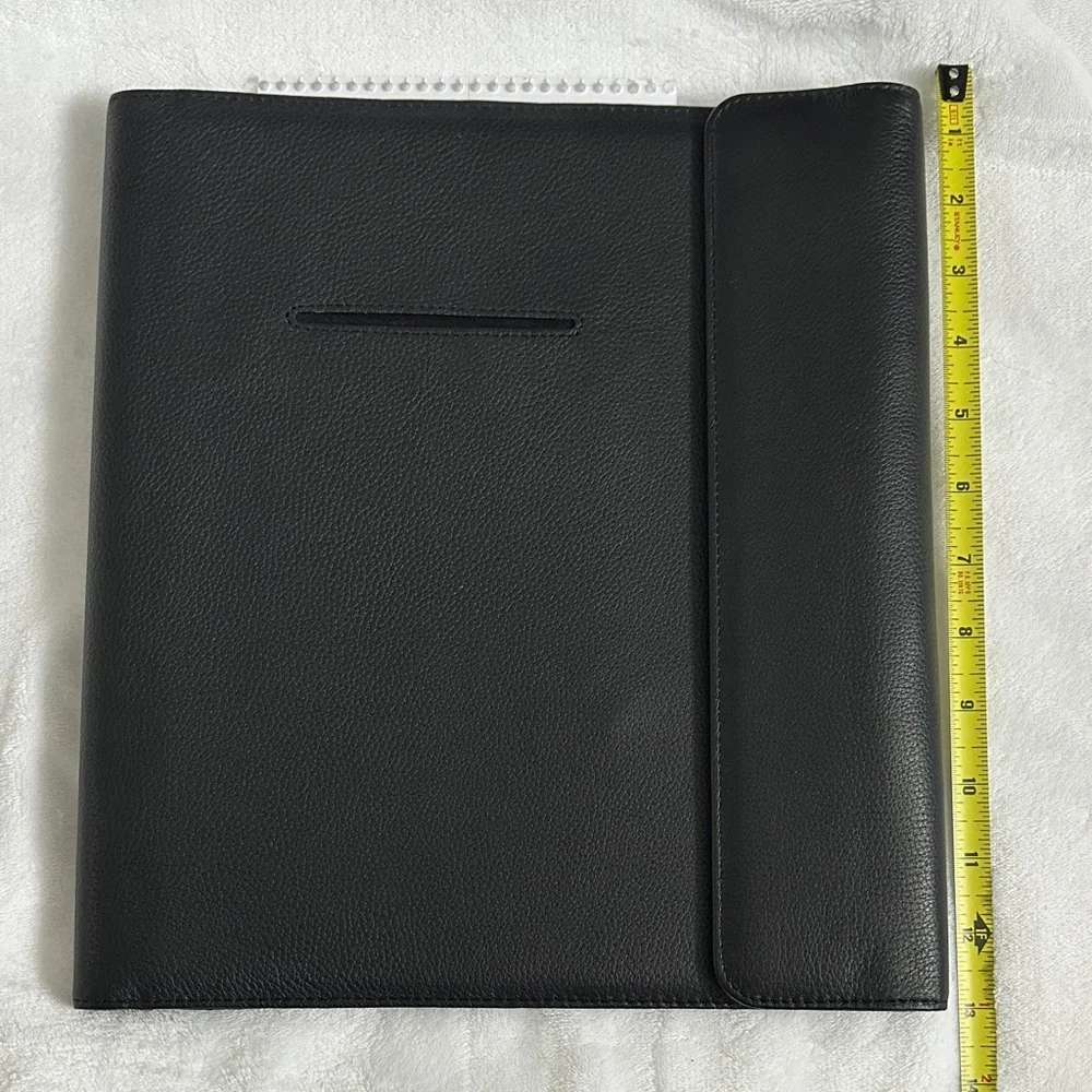 LEVENGER Black Leather Folio